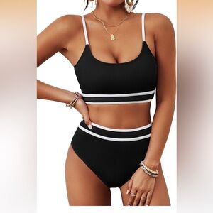 Elegant Black and White Bikini Set Small/0157